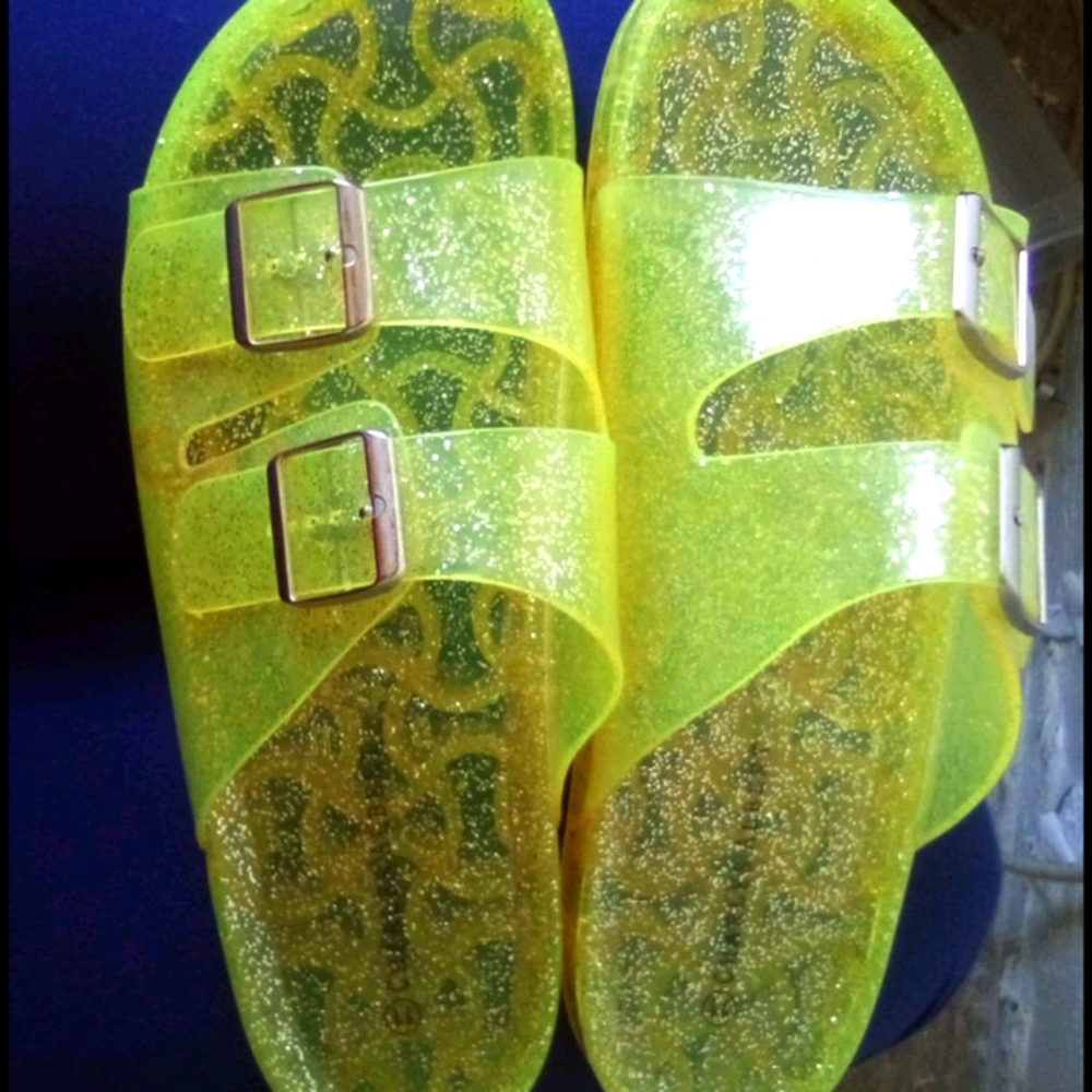 Rubber slippers